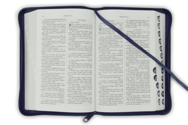 Biblia, Roháčkov preklad, 2020, tmavomodrá, so zipsom, s indexmi - otvorená